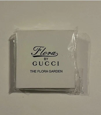 Auténtico espejo plateado con estampado Gucci de dos caras compacto Flora by Gucci Garden Foto 1 de 4
