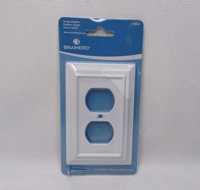 Placa de cubierta de pared Brainerd de salida dúplex individual madera satinada blanca pura W10766-PW Foto 1 de 4