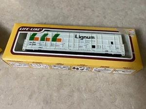 LIFE-LIKE LIGNUM THRALL DOOR CAR HO SCALE RAILROAD NIB - Picture 1 of 2