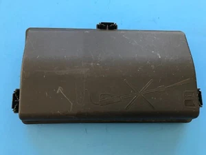 GM Front Compartment Fuse Block Cover 84687712 - Picture 1 of 7