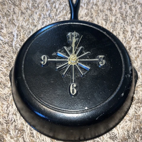 Lodge Cast Iron Skillet Clock 8” Cover