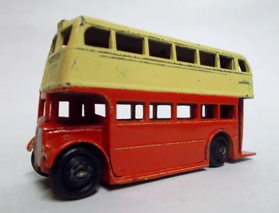 Autobús de doble cubierta DINK TOYS No.29c AEC alrededor de 1947 alas delanteras cortadas en muy buena condición-E 'B' Foto 1 de 4