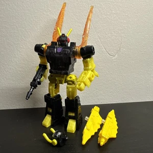 Transformers Legacy Buzzworthy Bumblebee Deluxe Ransack Figure Complete - Picture 1 of 2