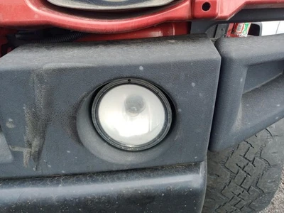 Used Driving Light fits: 2003 Hummer H2 Fog-Driving bumper mounted Grade A - Image 1 of 4
