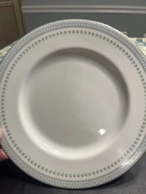 "Platos de almuerzo Royal Doulton blancos con detalles frondosos verdes borde dorado de 7,75"" 10 piezas" Foto 1 de 4