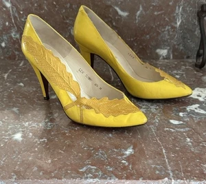 Vintage Rosina Ferragamo Schiavone Lew Sunny Leather Leaf Cutout 3.5” Heels - Picture 1 of 12