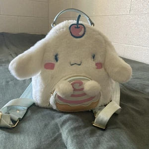 Cinnamoroll Cupcake Mini Backpack  Cherry Accent BoxLunch Exclusive 309005237 Wh - Picture 1 of 24