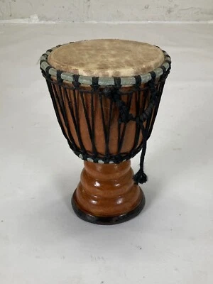 Tambor Djembe Africano, 14"h x 9.25"w Foto 1 de 3