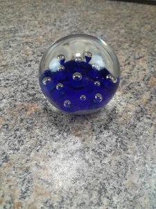 ART GLASS HAND MADE BLOWN PAPERWEIGHT COBALT BLUE FLOATING CONTROLLED BUBBLE EUC - Picture 1 of 6