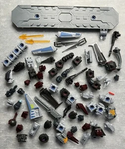 PlayMonster SNAP SHIPS Build to Battle Spaceship Gunship PARTS LOT - Picture 1 of 10