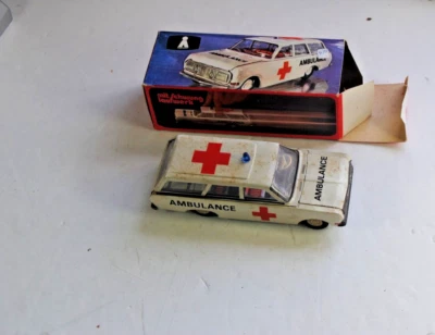Ehri VEB Plasticart 1: 30 摩擦锡玩具 KOMBI AMBULANCE 汽车近乎完好 + 盒! — 第 1/4 张图片