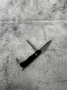 VICTORINOX LINER LOCK SCOUT / CAMP KNIFE MINT MADE IN SWITZERLAND 6 TOOLS - Picture 1 of 4