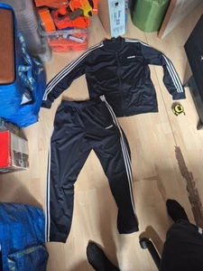 Chándal básico de 3 rayas Adidas para hombre ropa deportiva. Talla L en muy buena condición desgaste mínimo (T8) - Imagen 1 de 11