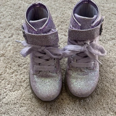 Talla 8 Carter's Púrpura Brillante Niñas Pequeñas Bota, Corbata y Correa Elegante Foto 1 de 4