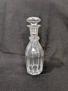 Edinburgh Crystal Scotland Ring- Neck Decanter 11" Tall - Photo 1/7