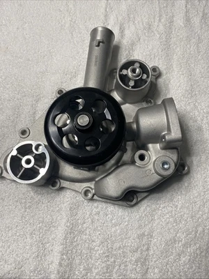 👉✅Bomba de agua Dodge Challenger Charger Jeep Grand Cherokee 300 2011,13 Foto 1 de 4
