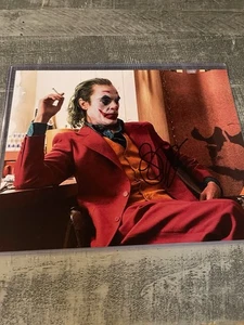 Joaquin Phoenix Firmado 8.5x11 Autografiado con Certificado de Autenticidad El Joker Napoleón Gladiador - Imagen 1 de 3