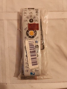 DIRECTV RC66RX / LOT OF 1 IR/RF UNIVERSAL REMOTE CONTROLS / BATTERIES INCLUDED - Picture 1 of 3
