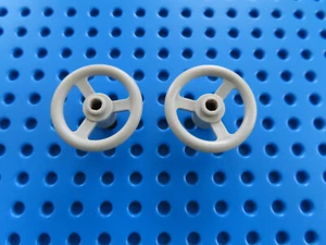 Lego 2 x Technic Lenkrad 2819 alt hellgrau 4404 8872 8479 10123 - Bild 1 von 1