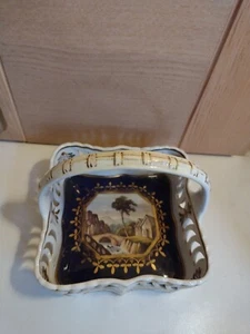 A Derby reticulated small sweet basket painted with a Landscape Pattern C1820 - Picture 1 of 12