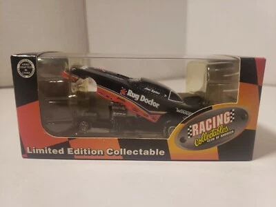 Alfombra Action RCCA JIM EPLER 1996 Doctor Oldsmobile NHRA 1/64 coche divertido Foto 1 de 4