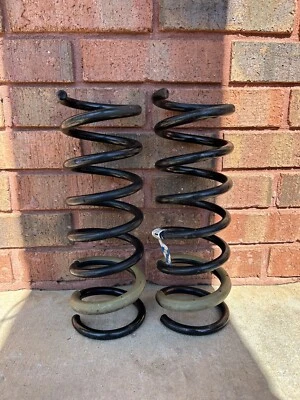 2013-2018 Ford Focus FWD SUSPENSÃO TRASEIRA ESQUERDA E DIREITA CONJUNTO DE MOLA HELICOIDAL (8020)78D - Imagem 1 de 4