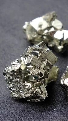 Kleine Pyrite Katzengold Premium 100 Gramm Edelstein Roh Peru Schön Top Qualität - Bild 1 von 3