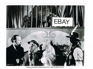 Fantasma en el bikini invisible 1966 foto original película gorila b monos rathbone - Imagen 1 de 1