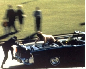 Foto brillante de 8x10 del agente del Servicio Secreto Clint Hill - Imagen 1 de 1