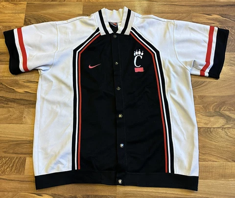 Uni of Cincinnati Bearcats Nike Warm Up Basketball Vintage Cover