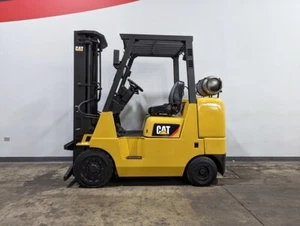 2019 CATERPILLAR GC35K 2 STAGE 7000LB CUSHION LPG FORKLIFT STK 13757 - Picture 1 of 11