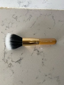 MAC  #187SE  Stripling Brush - Travel Size - Hard to find! - Picture 1 of 1
