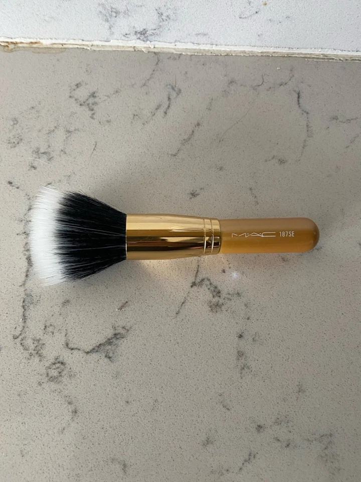 MAC  #187SE  Stripling Brush - Travel Size - Hard to find! - Image 1 of 1