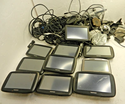 LOTE DE 10 UNIDADES * * * mezcla TOMTOM - Navegador GPS para COCHE/CAMIÓN - LOTES de cables/acceso Foto 1 de 4