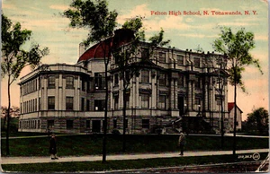 TONAWANDA, NEW YORK - PEOPLE OUTSIDE FELTON HIGH SCHOOL - 1914 - OLD POSTCARD - Picture 1 of 2