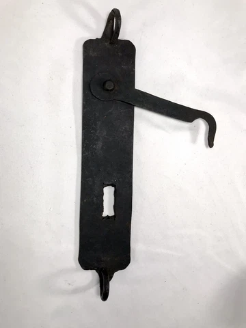 Antique 18th or 19th.c Primitive Wrought Iron Door Latch Hand Forged Cover