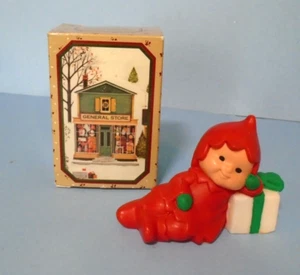 Figura de cera de pomandro AVON Santa's Helper Girl 1982 de Festive Garlands - Imagen 1 de 2