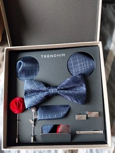 trendhim herren set Geschenkbox Anzug Accessoires Paisley Krawatte Fliege  - Bild 1 von 2