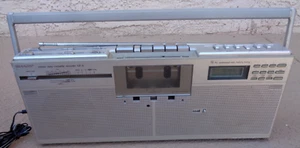 1982 SHARP GF-8 STEREO CASSETTE AM/FM BOOMBOX TESTED AS IS *READ* - Picture 1 of 7