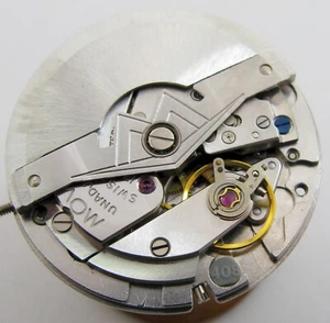 Universal Geneve 408 17 jewels incomplete automatic date movement for part ... - Picture 1 of 6