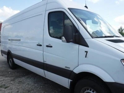 Used Front Right Door Assembly Front fits: 2012 Mercedes-benz Mercedes sprinter Foto 1 de 4