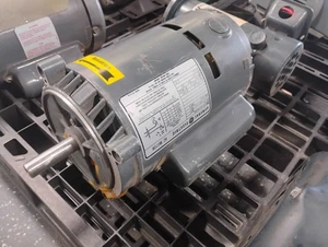 GENERAL ELECTRIC 5KC38JN456G 1/2HP 230V 3450RPM A.C. MOTOR - Picture 1 of 5