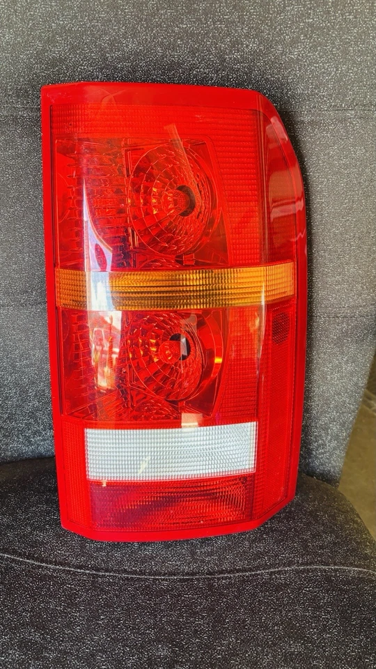 2009 Land rover LR3 尾灯 — 第 1/4 张图片