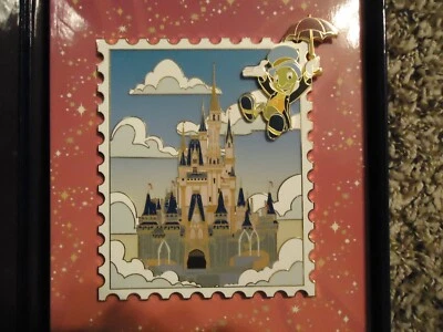 DISNEY WDI CASTILLOS DE LOS PARQUES DE DISNEY REINO MÁGICO MINÍ GRILLO JUMBO PIN LE Foto 1 de 2