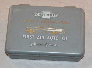 Chevrolet 1960 Impala Safety Award First Aid Auto Kit Vintage Collectible - Foto 1 di 4