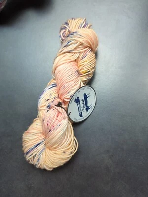 Single Skein Baah Shasta 💯 SW Merino 200yds Per 100g Worsted Sun Kissed Apricot - Image 1 of 2