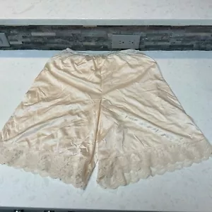 VTG Unbranded L Beige Nylon Half Split Slip Shorts Pants Lace Trim Must Look Euc - Picture 1 of 5