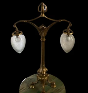 Antique Old Vintage Art Nouveau Brass & Glass Shade Table Lamp Light - Picture 1 of 2