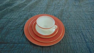 4 STÜCK GEDECK PYREX ROSA FLAMINGO & GOLDRAND TELLER/SALATTELLER TASSE UNTERTASSE - Bild 1 von 8