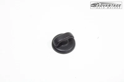 Chevrolet Equinox 2018-2024 maletero trasero carga cuarto panel gancho de amarre OEM Foto 1 de 4